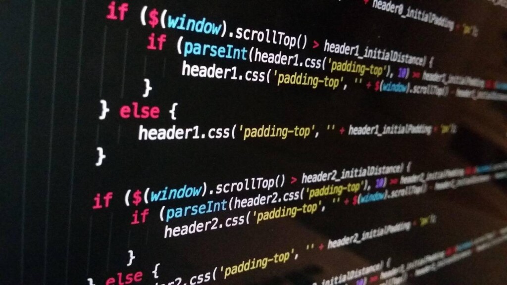 Jak napisać własną stronę internetową i od czego zacząć?